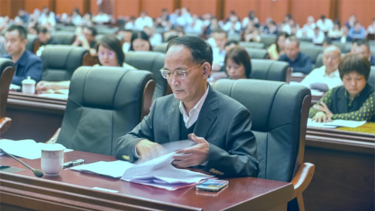 湖南炬神電子榮獲“新郴州貢獻(xiàn)獎(jiǎng)”，董事長(zhǎng)楊譓鵬作代表發(fā)言